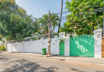 3 Bedroom Villa For Sale - Chakto Mukh, Phnom Penh thumbnail
