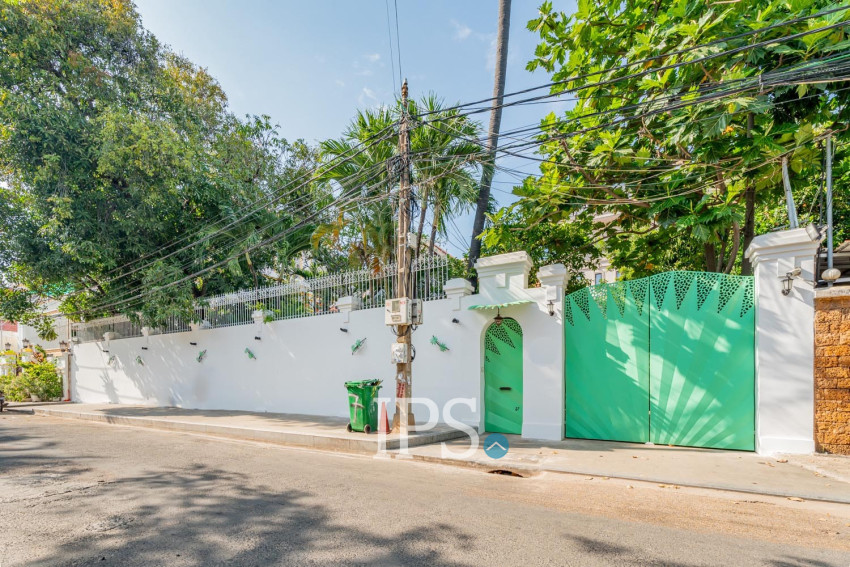3 Bedroom Villa For Sale - Chakto Mukh, Phnom Penh