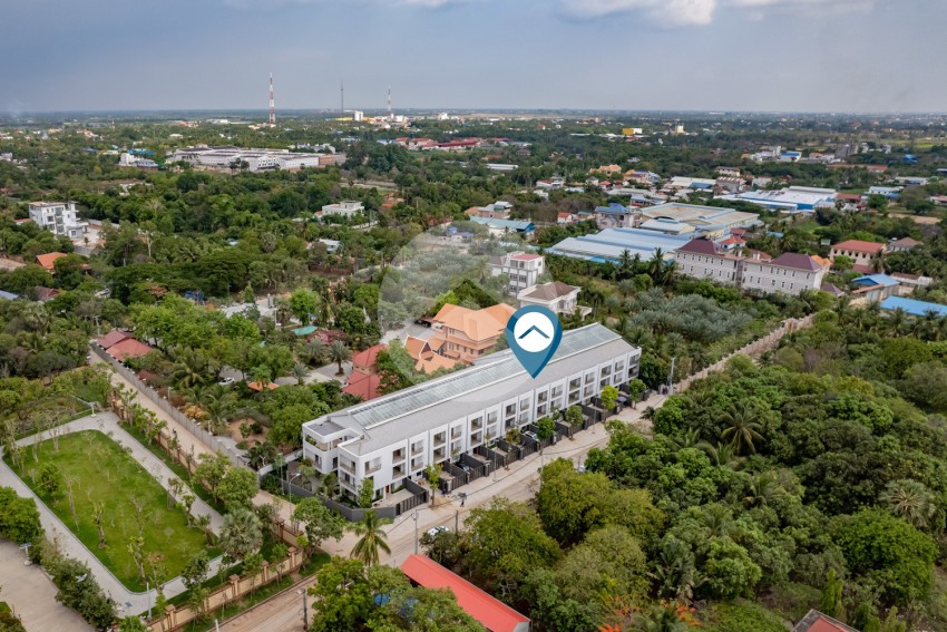 Luxury 4 Bedroom Link House For Rent - Veal Sbov, Phnom Penh