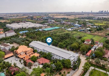 Luxury 4 Bedroom Link House For Rent - Veal Sbov, Phnom Penh thumbnail