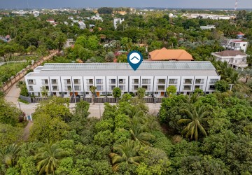 Luxury 4 Bedroom Link House For Rent - Veal Sbov, Phnom Penh thumbnail