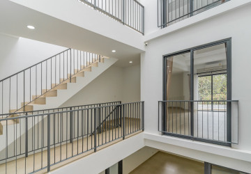 Luxury 4 Bedroom Link House For Rent - Veal Sbov, Phnom Penh thumbnail