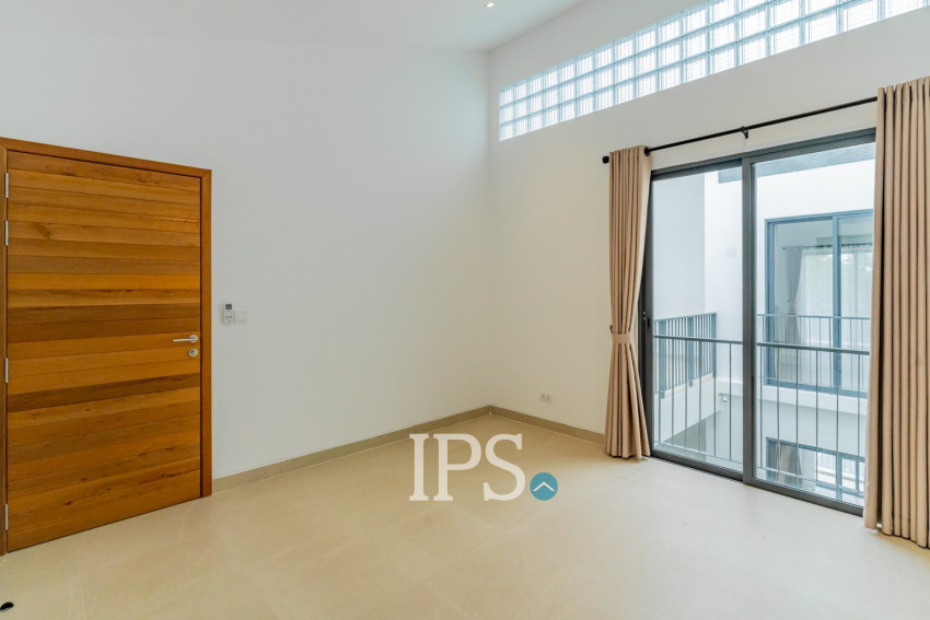 Luxury 4 Bedroom Link House For Rent - Veal Sbov, Phnom Penh