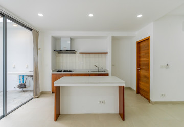 Luxury 4 Bedroom Link House For Rent - Veal Sbov, Phnom Penh thumbnail