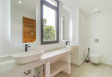Luxury 4 Bedroom Link House For Rent - Veal Sbov, Phnom Penh thumbnail