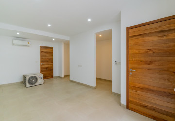 Luxury 4 Bedroom Link House For Rent - Veal Sbov, Phnom Penh thumbnail