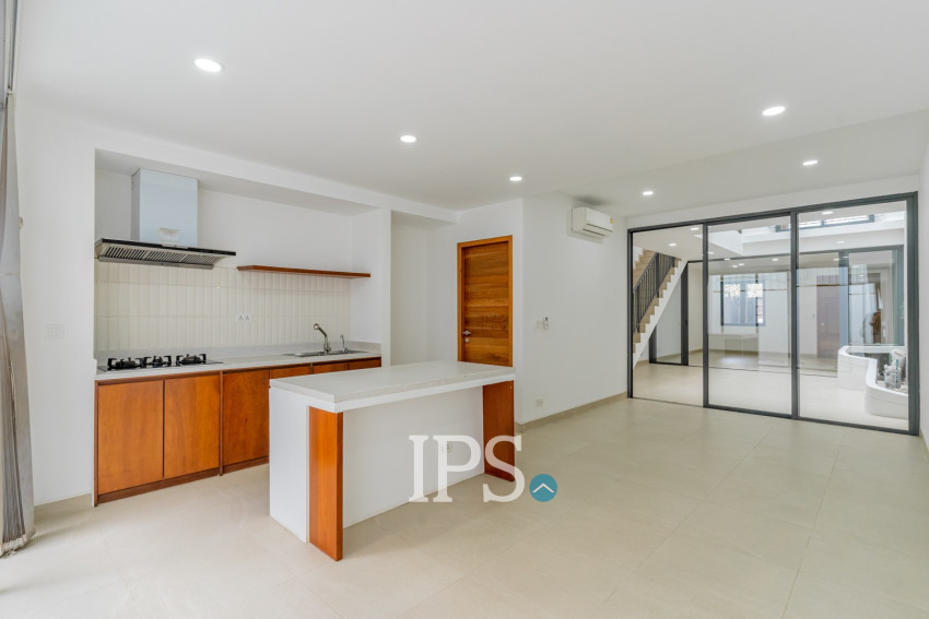 Luxury 4 Bedroom Link House For Rent - Veal Sbov, Phnom Penh