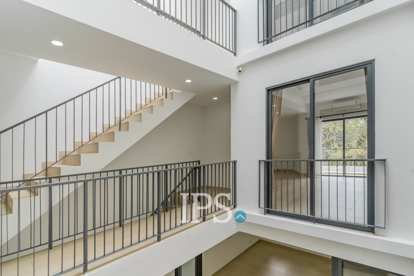 Luxury 4 Bedroom Link House For Rent - Veal Sbov, Phnom Penh