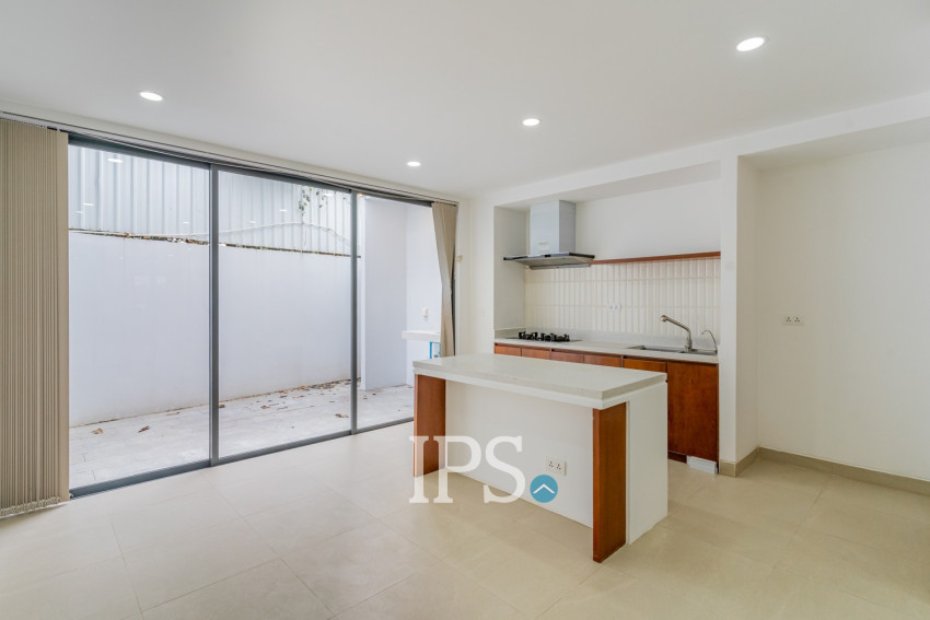 Luxury 4 Bedroom Link House For Rent - Veal Sbov, Phnom Penh