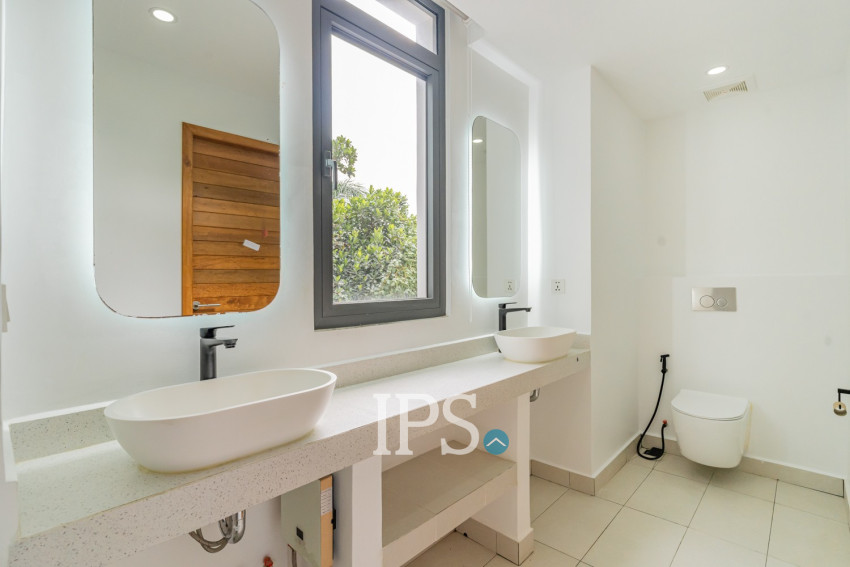 Luxury 4 Bedroom Link House For Rent - Veal Sbov, Phnom Penh