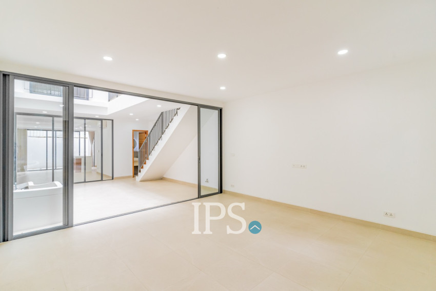 Luxury 4 Bedroom Link House For Rent - Veal Sbov, Phnom Penh