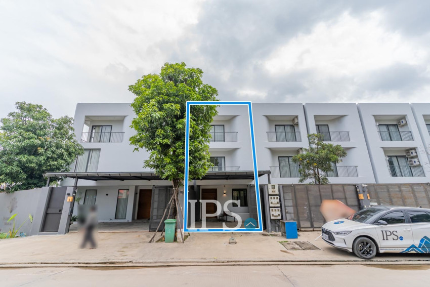 Luxury 4 Bedroom Link House For Rent - Veal Sbov, Phnom Penh