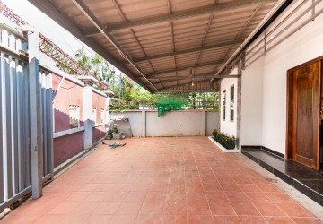 4 Bedroom House For Rent - Svay Dangkum, Siem Reap thumbnail