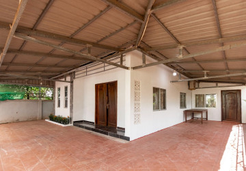 4 Bedroom House For Rent - Svay Dangkum, Siem Reap thumbnail