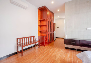 1 Bedroom Apartment For Rent - Svay Dangkum, Siem Reap thumbnail