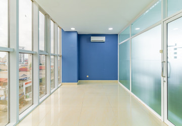 105 Sqm Office Space For Rent - Toul Tom Poung 2, Phnom Penh thumbnail