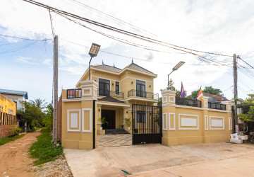 4 Bedroom Villa For Rent - Slor Kram, Siem Reap thumbnail