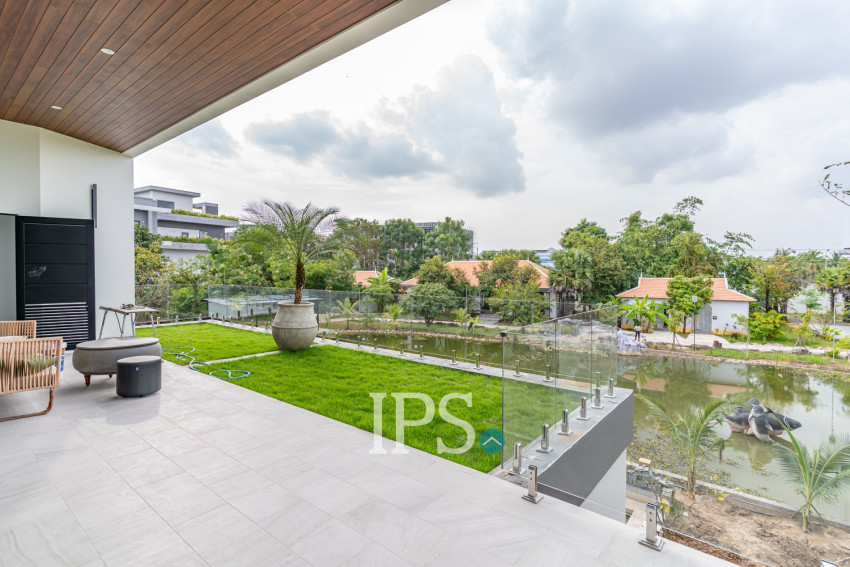 10 Bedroom Luxury Villa  For Sale - Koh Kra Bei, Phnom Penh