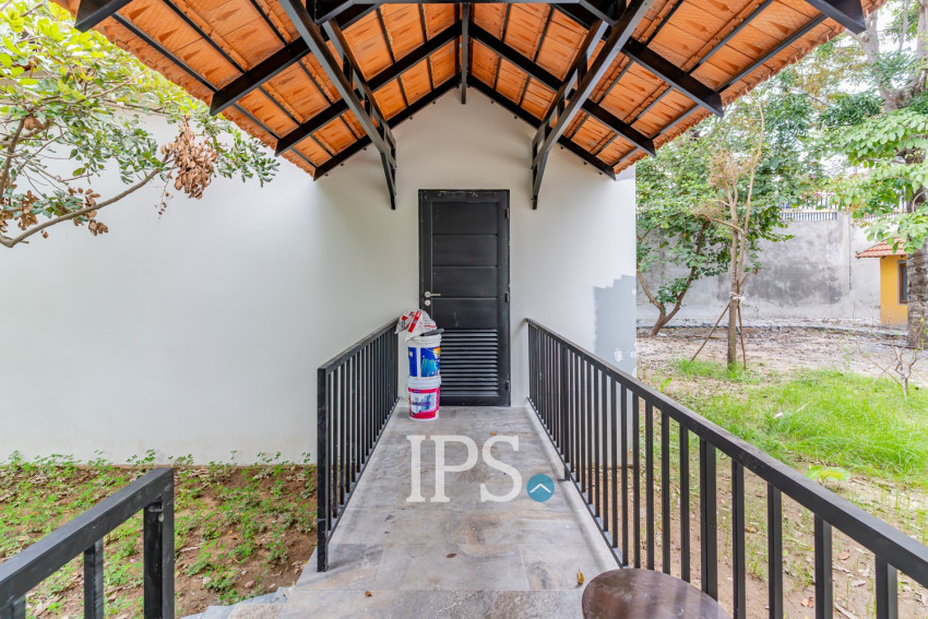 10 Bedroom Luxury Villa  For Sale - Koh Kra Bei, Phnom Penh