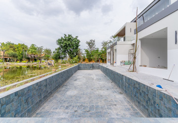 10 Bedroom Luxury Villa  For Sale - Koh Kra Bei, Phnom Penh thumbnail