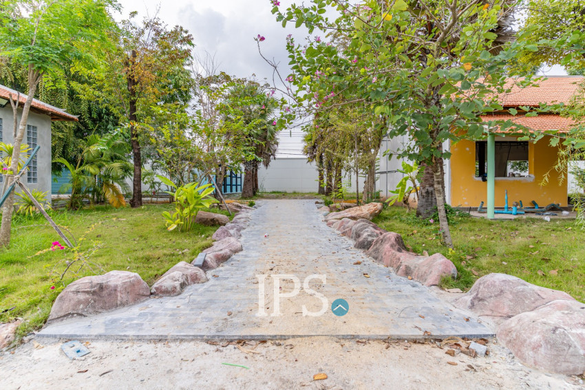 10 Bedroom Luxury Villa  For Sale - Koh Kra Bei, Phnom Penh