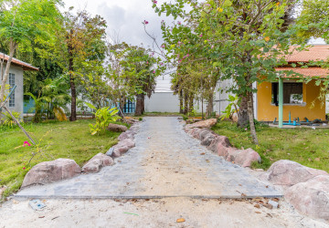 10 Bedroom Luxury Villa  For Sale - Koh Kra Bei, Phnom Penh thumbnail