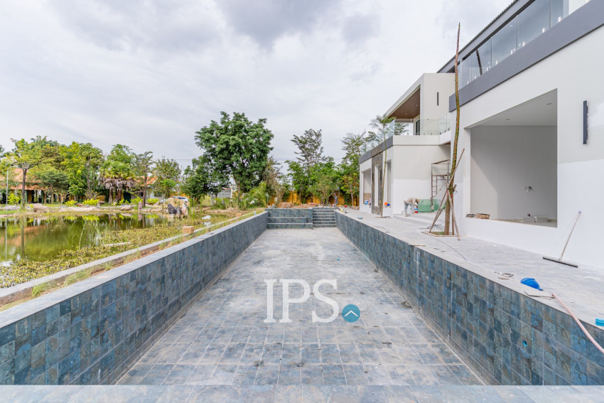 10 Bedroom Luxury Villa  For Sale - Koh Kra Bei, Phnom Penh
