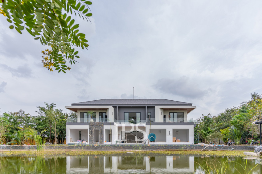 10 Bedroom Luxury Villa  For Sale - Koh Kra Bei, Phnom Penh
