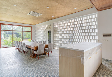 10 Bedroom Luxury Villa  For Sale - Koh Kra Bei, Phnom Penh thumbnail