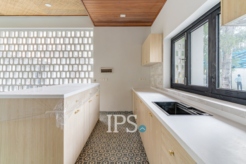 10 Bedroom Luxury Villa  For Sale - Koh Kra Bei, Phnom Penh