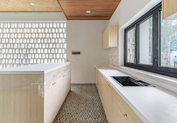 10 Bedroom Luxury Villa  For Sale - Koh Kra Bei, Phnom Penh thumbnail