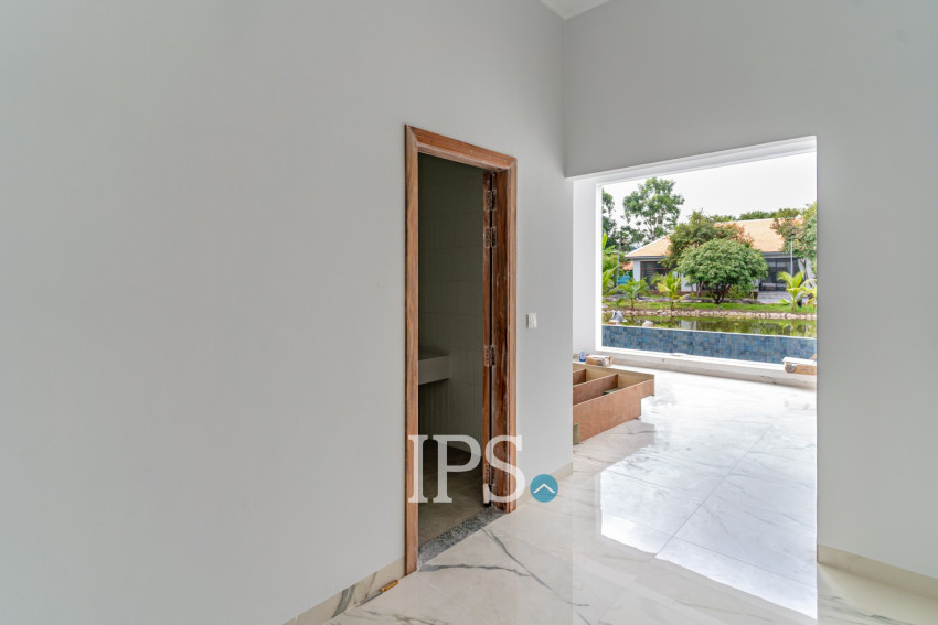 10 Bedroom Luxury Villa  For Sale - Koh Kra Bei, Phnom Penh
