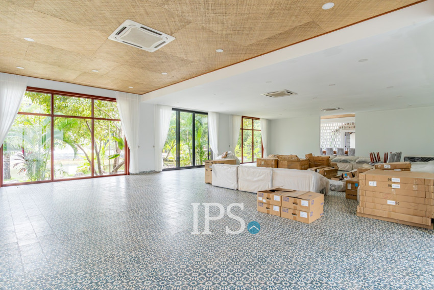 10 Bedroom Luxury Villa  For Sale - Koh Kra Bei, Phnom Penh