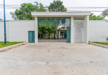 10 Bedroom Luxury Villa  For Sale - Koh Kra Bei, Phnom Penh thumbnail