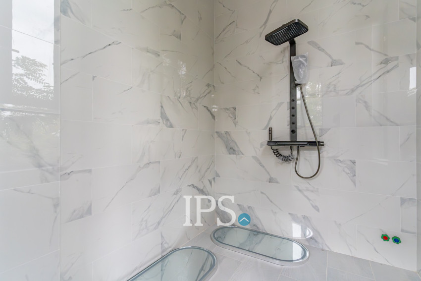 10 Bedroom Luxury Villa  For Sale - Koh Kra Bei, Phnom Penh