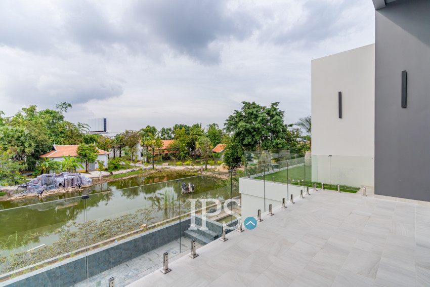 10 Bedroom Luxury Villa  For Sale - Koh Kra Bei, Phnom Penh