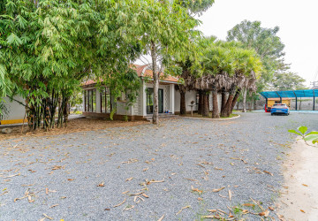 10 Bedroom Luxury Villa  For Sale - Koh Kra Bei, Phnom Penh thumbnail