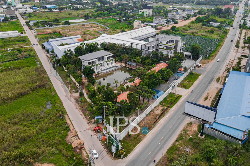 10 Bedroom Luxury Villa  For Sale - Koh Kra Bei, Phnom Penh