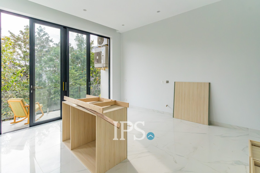 10 Bedroom Luxury Villa  For Sale - Koh Kra Bei, Phnom Penh