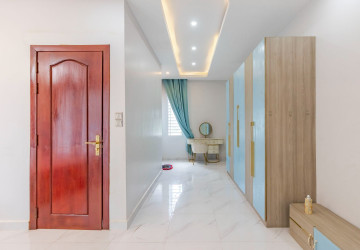 4 Bedroom House For Rent - Svay Dangkum , Siem Reap thumbnail