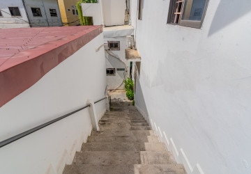 Renovated 1 Bedroom Apartment For Rent - Chakto Mukh, Phnom Penh thumbnail