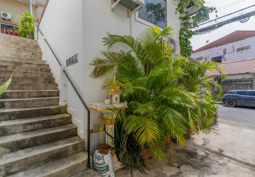 Renovated 1 Bedroom Apartment For Rent - Chakto Mukh, Phnom Penh thumbnail