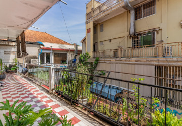 Renovated 1 Bedroom Apartment For Rent - Chakto Mukh, Phnom Penh thumbnail