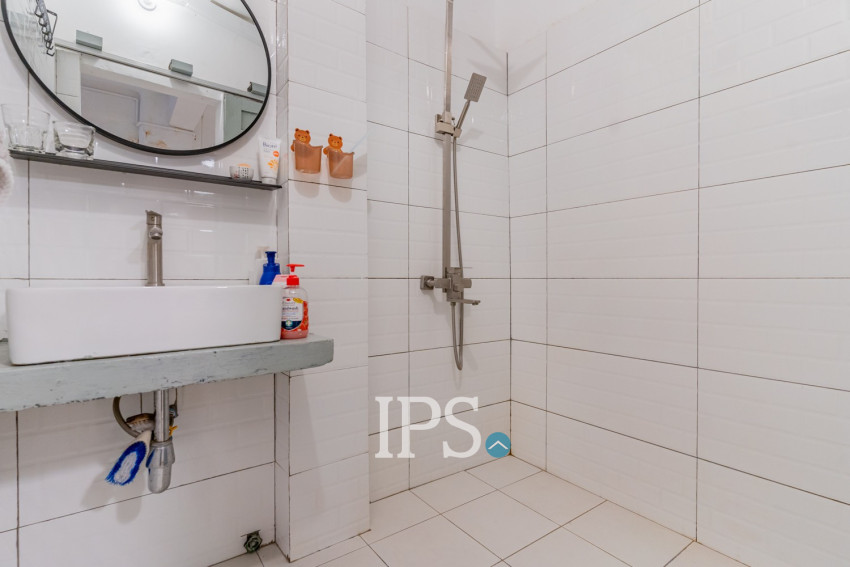 Renovated 1 Bedroom Apartment For Rent - Chakto Mukh, Phnom Penh