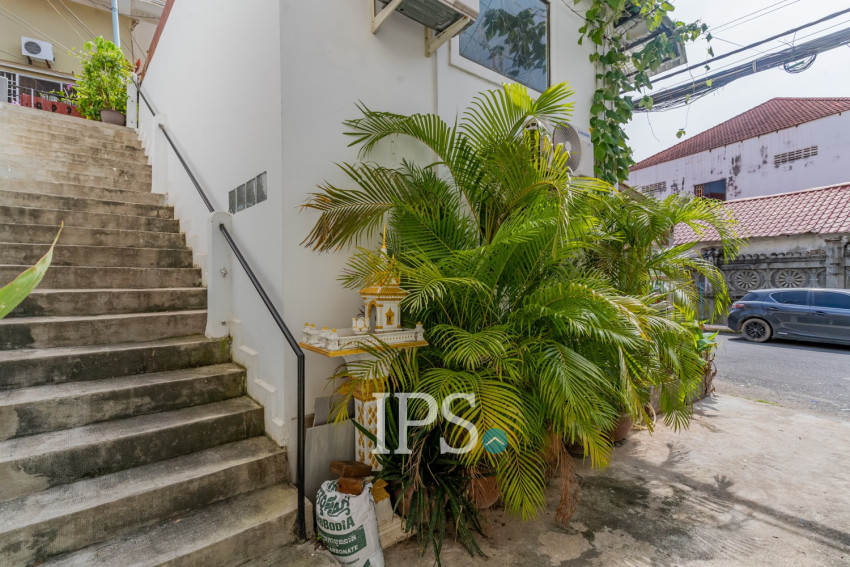 Renovated 1 Bedroom Apartment For Rent - Chakto Mukh, Phnom Penh