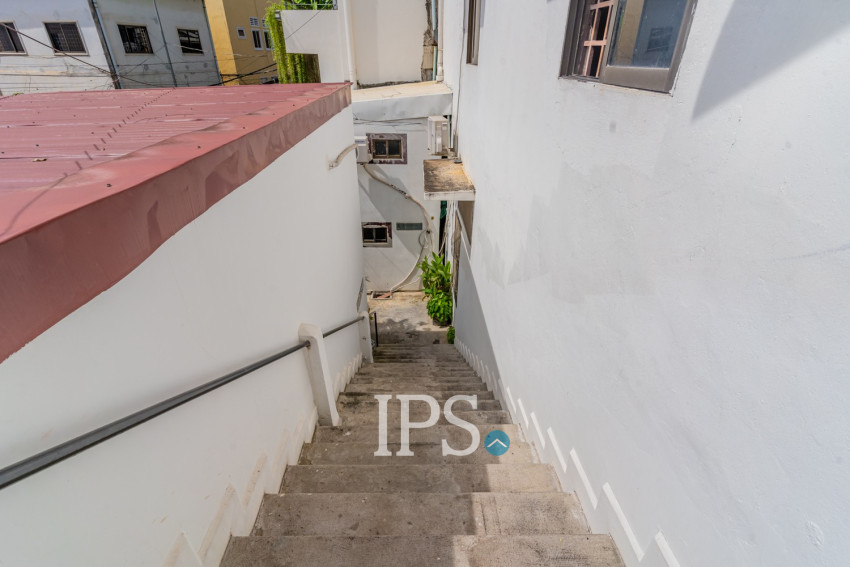 Renovated 1 Bedroom Apartment For Rent - Chakto Mukh, Phnom Penh