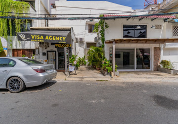 Renovated 1 Bedroom Apartment For Rent - Chakto Mukh, Phnom Penh thumbnail