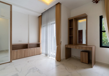 4 Bedroom Flat For Rent - Sala Kamreuk, Siem Reap thumbnail