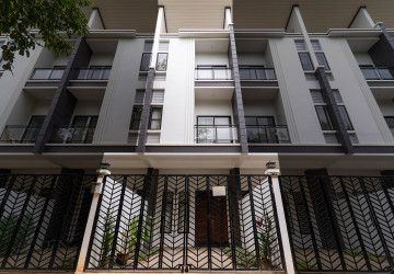 4 Bedroom Flat For Rent - Sala Kamreuk, Siem Reap thumbnail