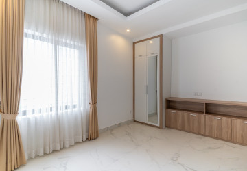 4 Bedroom Flat For Rent - Sala Kamreuk, Siem Reap thumbnail